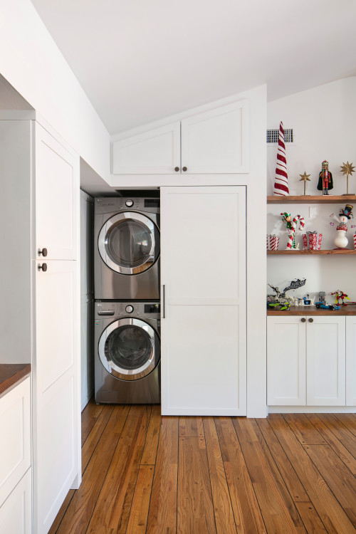 White Laundry Room Cabinets Well-organized & Bright Rooms - Backsplash ...