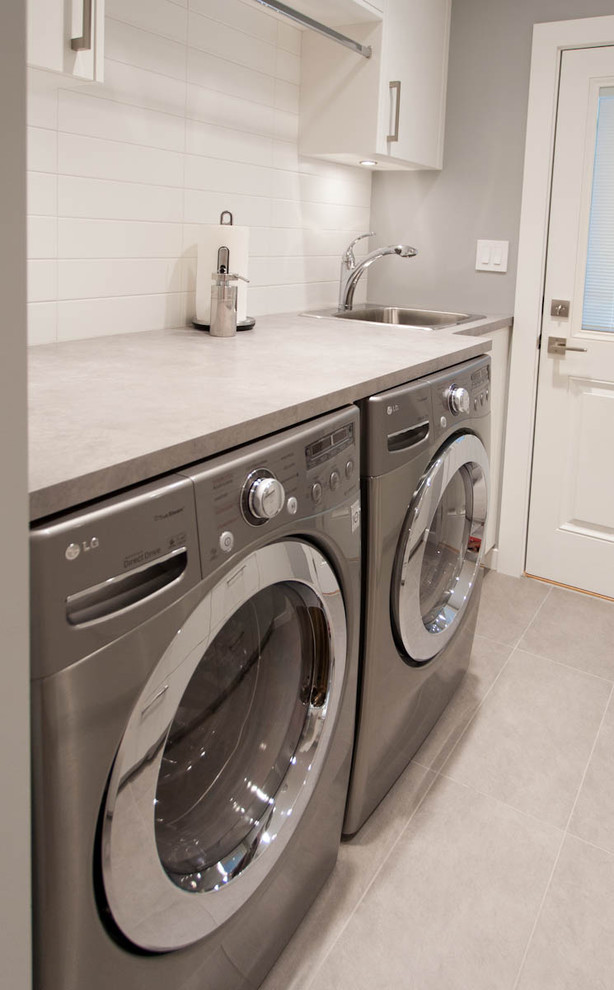 Updated Bright Kitchen & Laundry Room Contemporary Laundry Room Vancouver by Kenorah