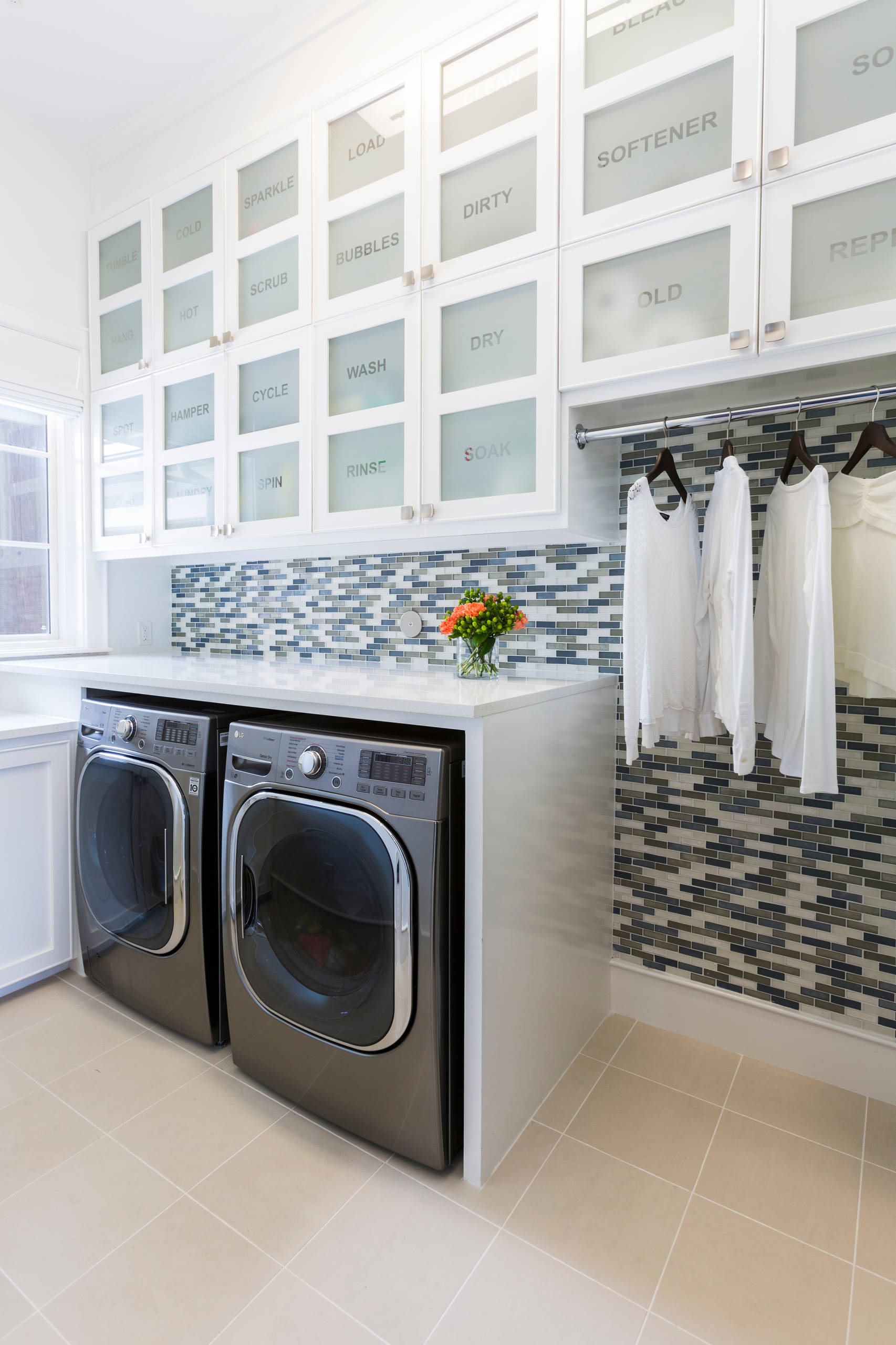 75 Laundry Room With Glass Front Cabinets Ideas You Ll Love October 2021 Houzz<script async src=