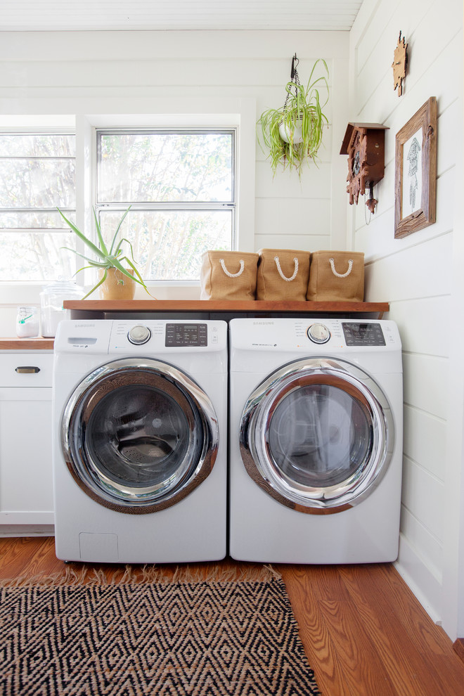 Laundry room - farmhouse laundry room idea in Charleston