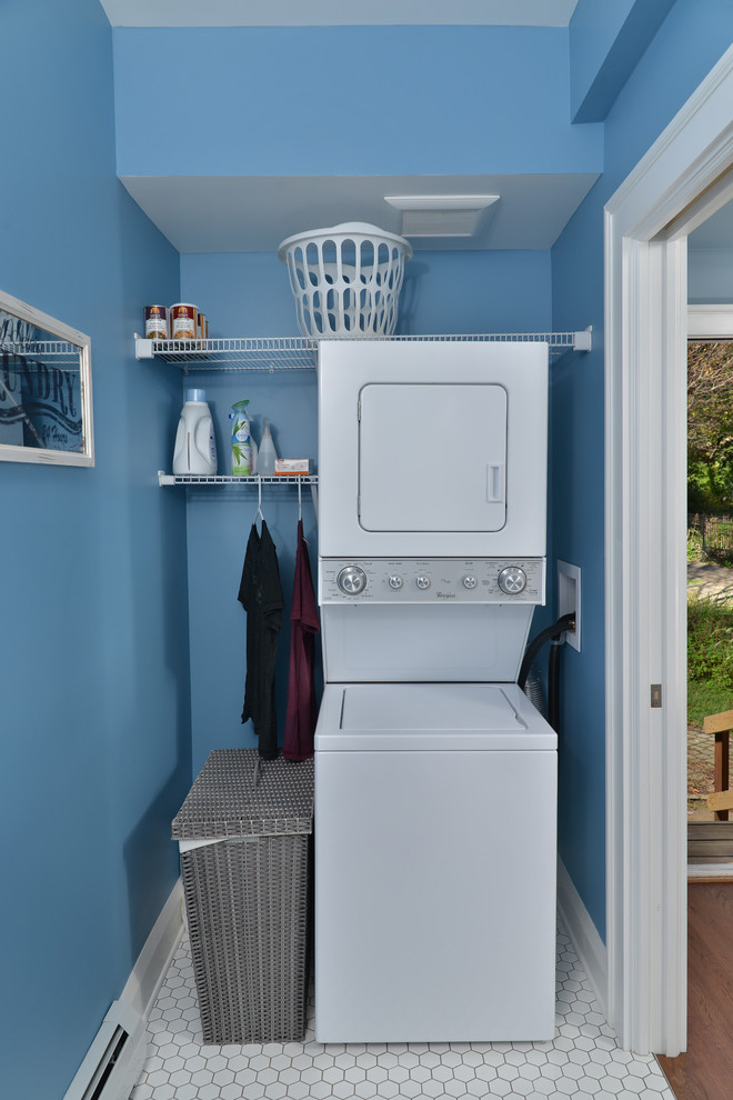 Inspiration for a timeless laundry room remodel in Cleveland
