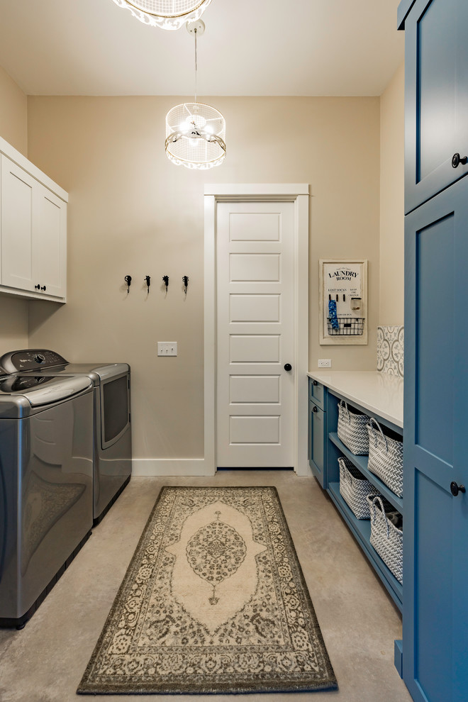 Farmhouse laundry room photo in Austin