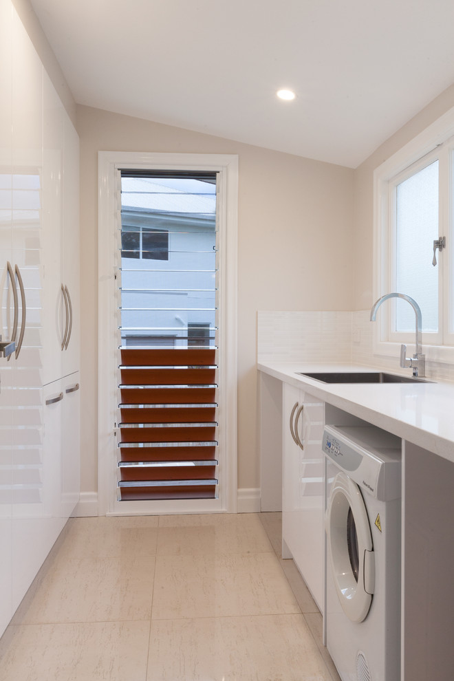 This is an example of an utility room in Brisbane.