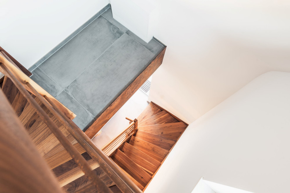 Design ideas for a contemporary wood wood railing staircase in Moscow.