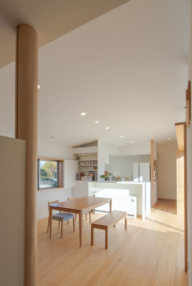 柿の木のある家 Living Room Other By あきもとちえこ建築設計事務所 Houzz