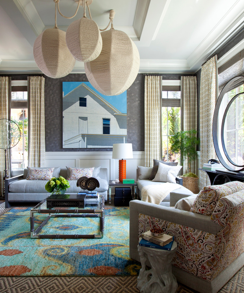 Свежая идея для дизайна: гостиная комната в стиле неоклассика (современная классика) с серыми стенами - отличное фото интерьера
