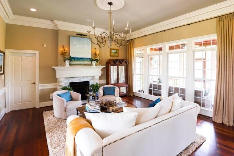 Example of a living room design in Raleigh