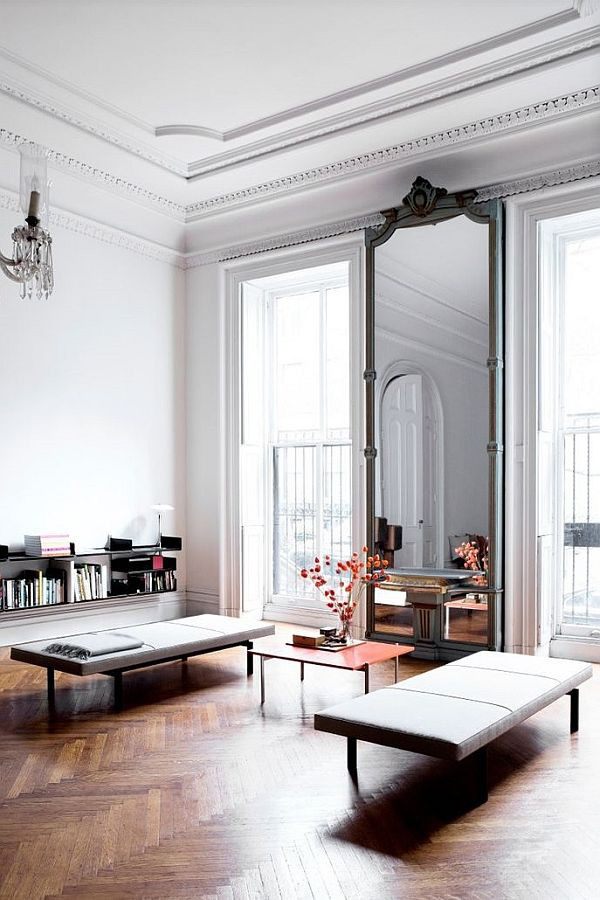 Esempio di un grande soggiorno classico chiuso con sala formale e pareti bianche