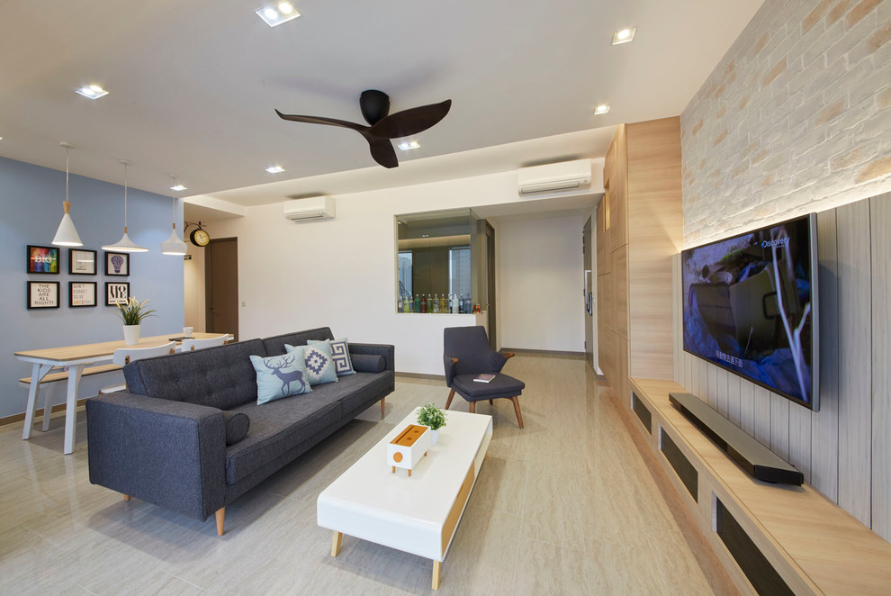 Mittelgroßes, Repräsentatives Skandinavisches Wohnzimmer im Loft-Stil mit weißer Wandfarbe, Porzellan-Bodenfliesen und TV-Wand in Singapur