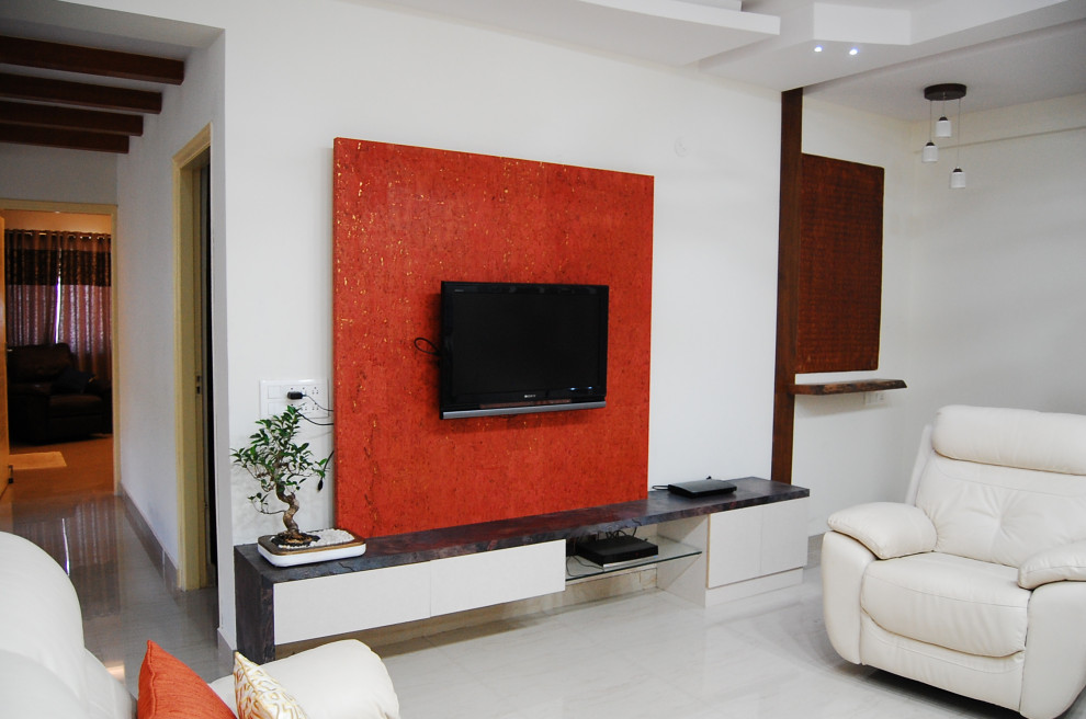 Design ideas for a modern living room in Bengaluru.