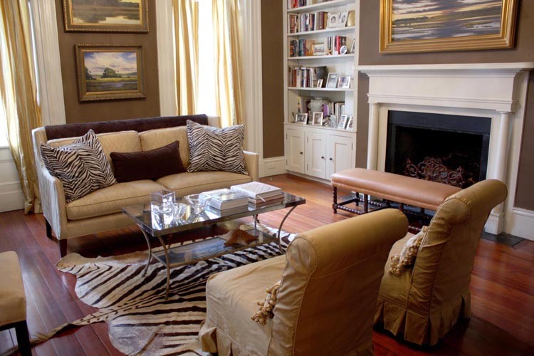 Inspiration for a classic living room in Charleston.