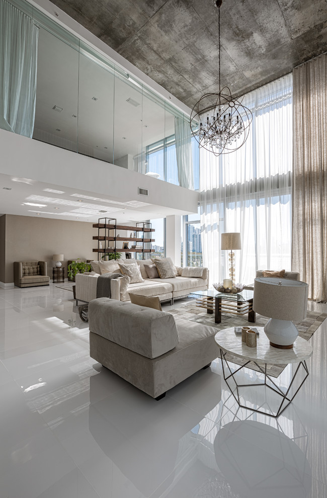 Photo of a contemporary living room in Miami.