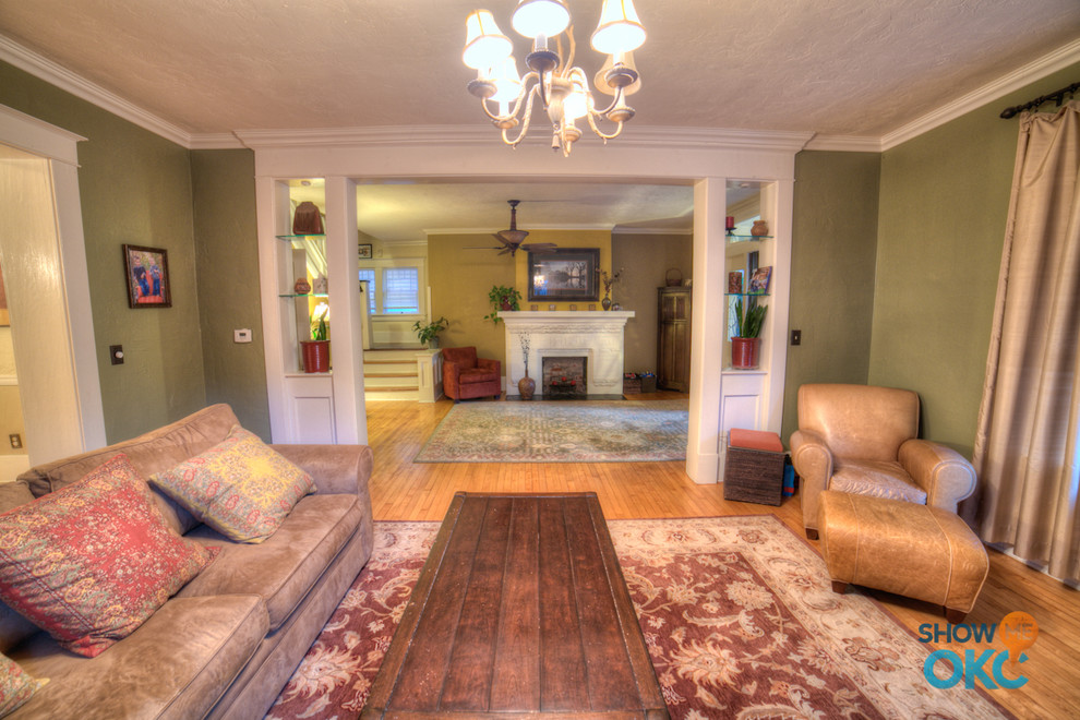 Arts and crafts living room photo in Oklahoma City