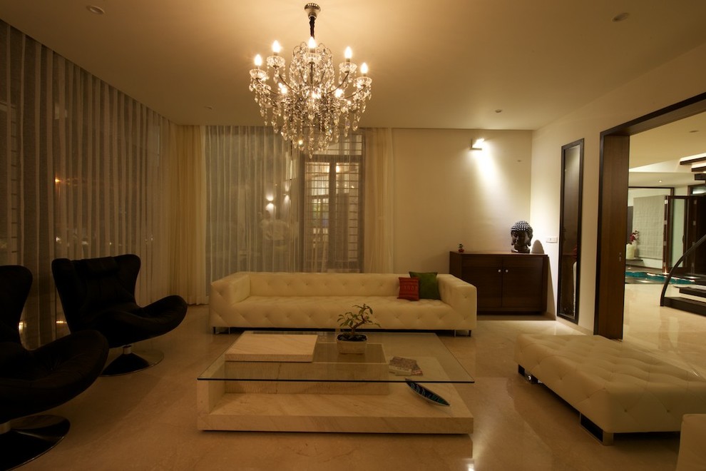 Inspiration for a contemporary living room in Ahmedabad.