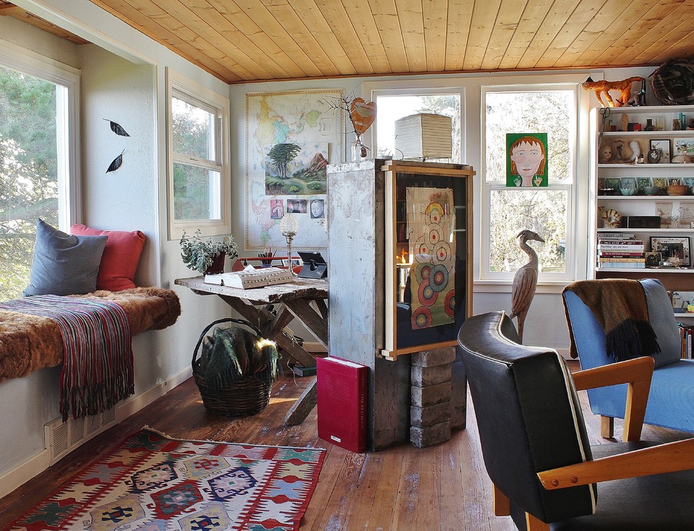 Photo of an eclectic living room in Seattle.