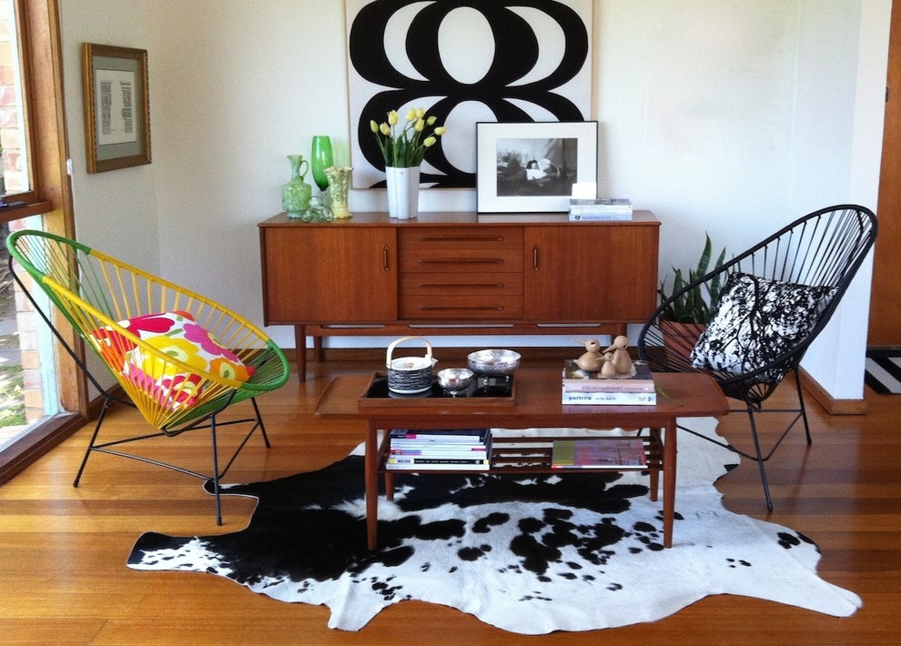 Example of an eclectic living room design in Mexico City