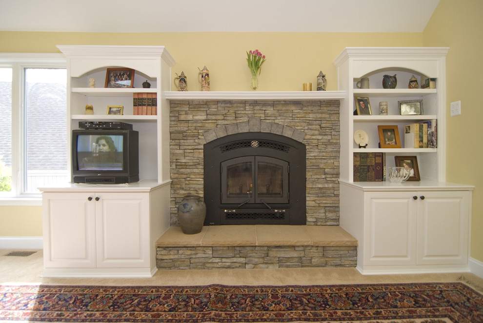 Example of a classic living room design in DC Metro