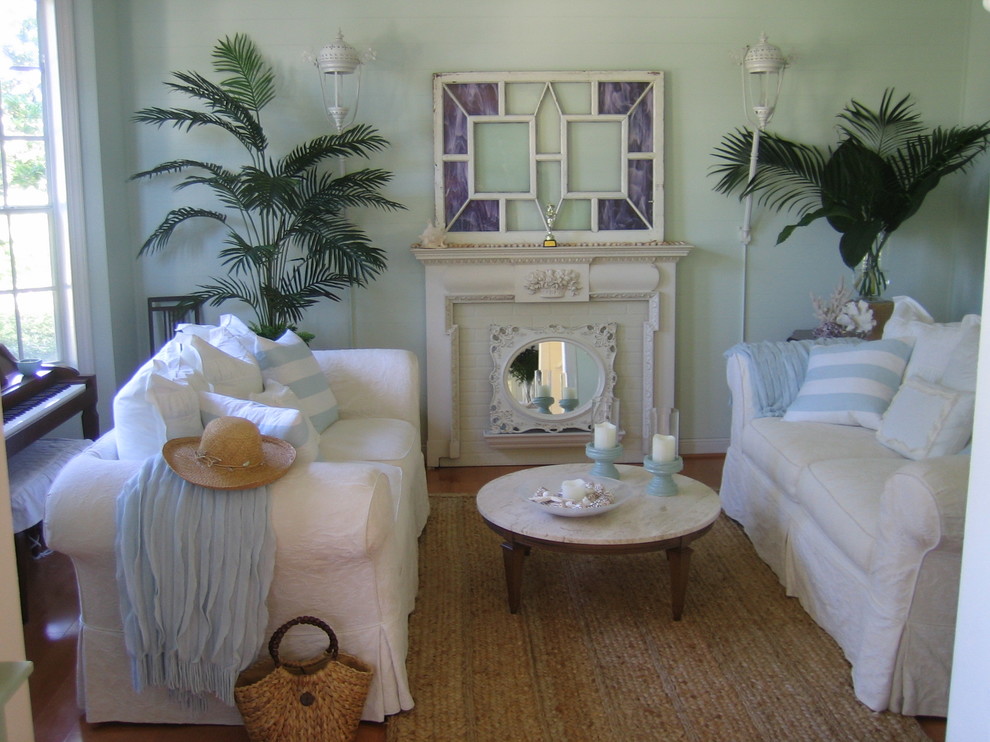 This is an example of a small romantic living room in Miami.