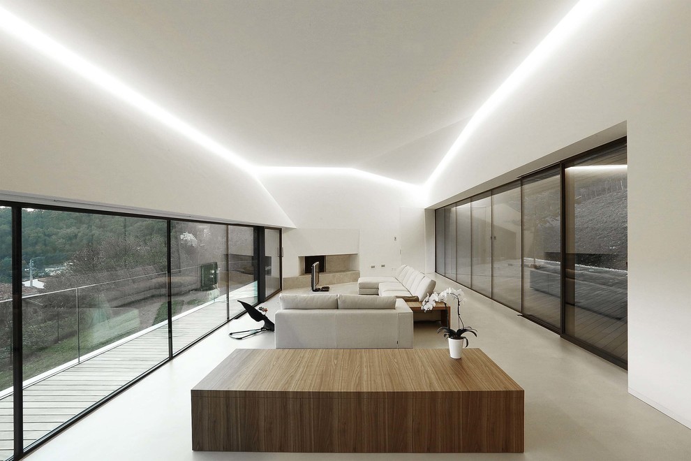 Inspiration for a contemporary living room remodel in Milan