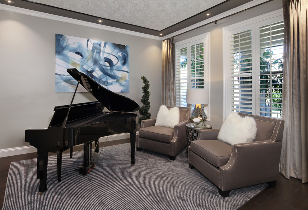 Photo of a contemporary living room in Los Angeles.