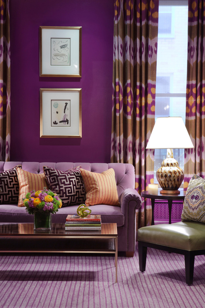 На фото: парадная, изолированная гостиная комната среднего размера в стиле фьюжн с фиолетовыми стенами, темным паркетным полом, угловым камином, фасадом камина из камня и мультимедийным центром