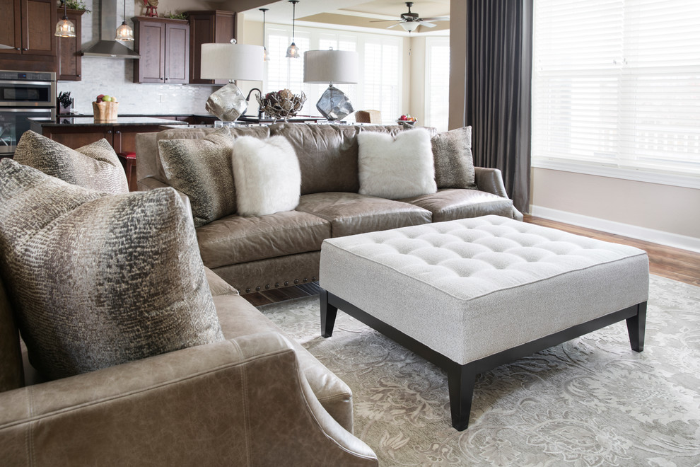 Amazing Design Transitional Living Room Milwaukee by