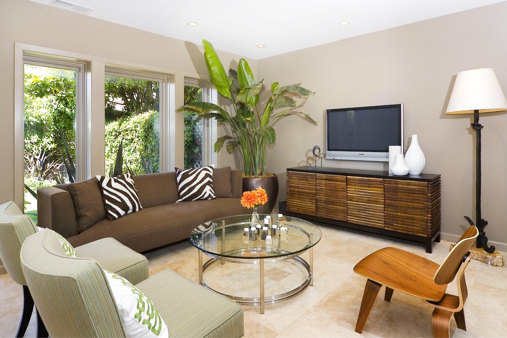 Photo of a contemporary living room in San Francisco with beige walls.