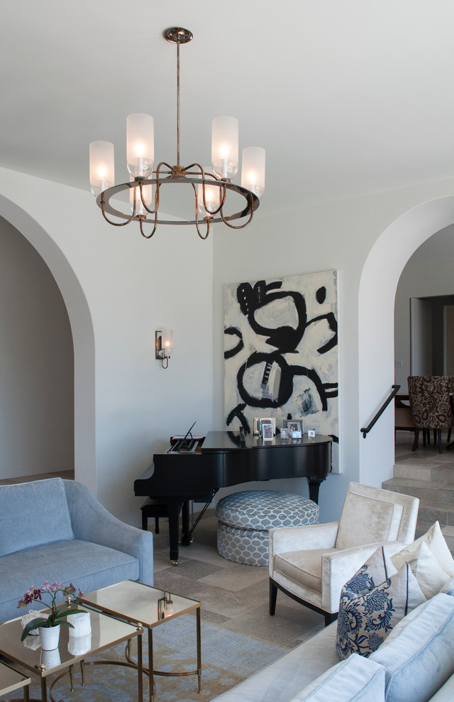Foto di un ampio soggiorno mediterraneo aperto con sala formale e pavimento in pietra calcarea