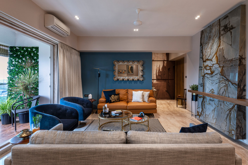 Пример оригинального дизайна: гостиная комната в современном стиле с синими стенами и бежевым полом