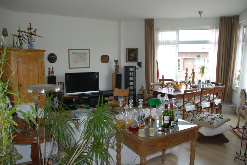 Photo of an eclectic living room in Amsterdam.