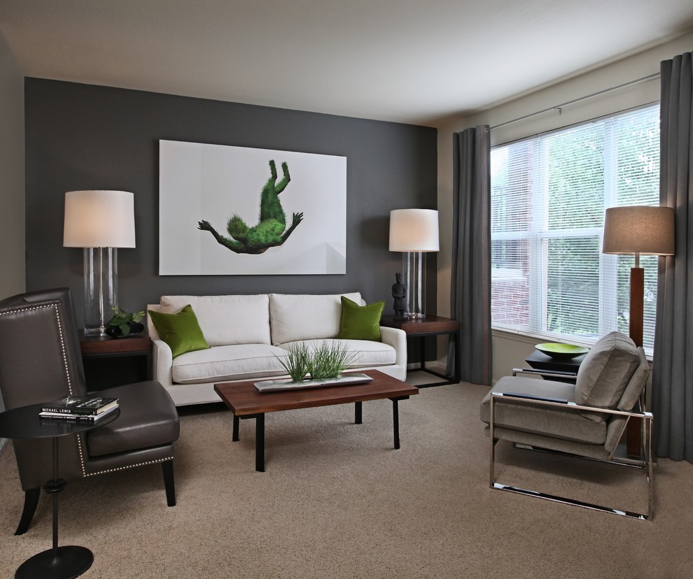Пример оригинального дизайна: гостиная комната среднего размера в современном стиле с серыми стенами и ковровым покрытием