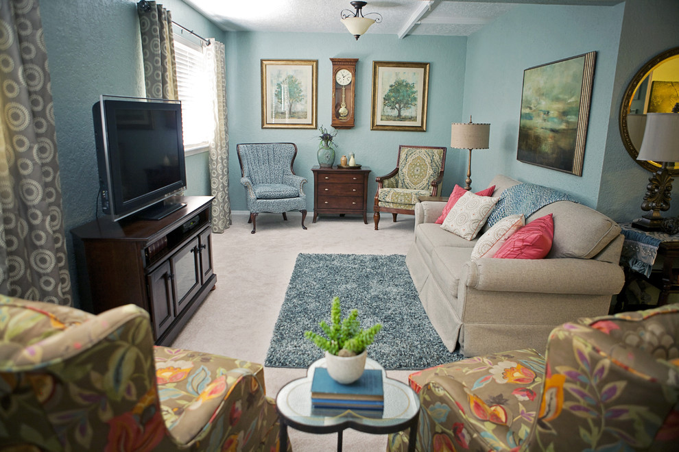 Apartment updated and personalized Transitional Living Room Oklahoma City by Luxurious