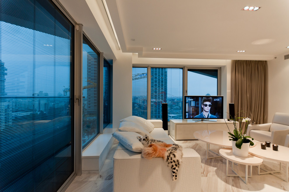 Photo of a modern living room in Tel Aviv.