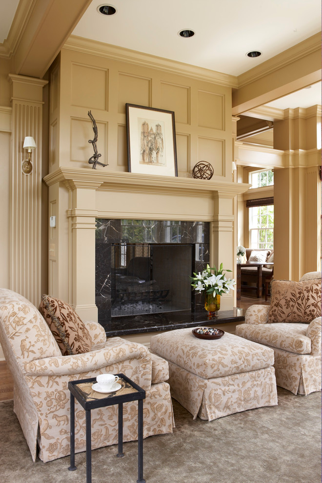 Inspiration for a classic living room in Detroit.