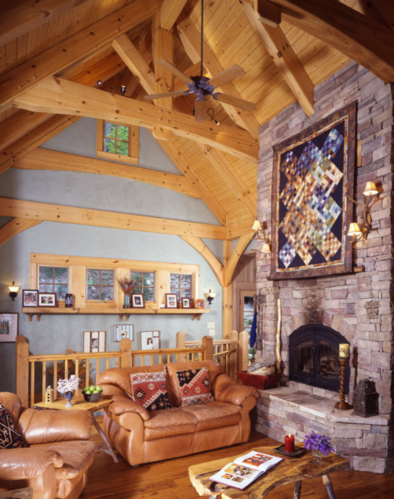 Mountain style living room photo in Charleston