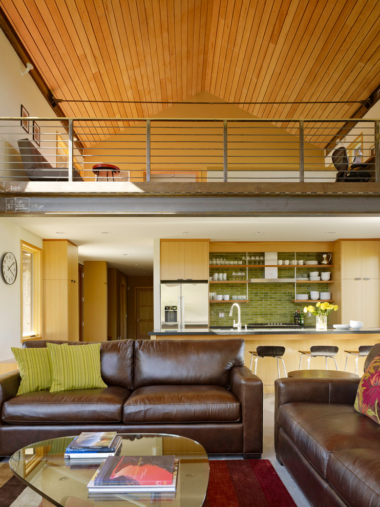 Idee per un soggiorno moderno aperto con pareti beige