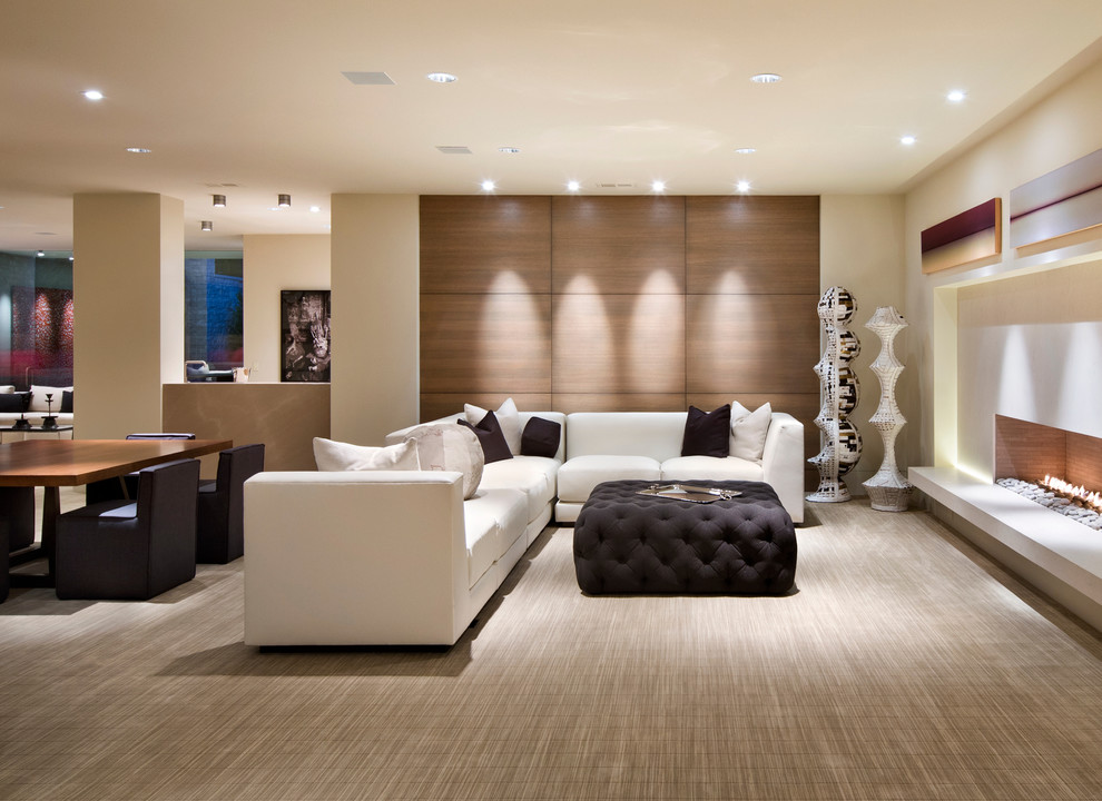 Immagine di un grande soggiorno minimal aperto con pareti beige, camino lineare Ribbon, moquette, sala formale e nessuna TV