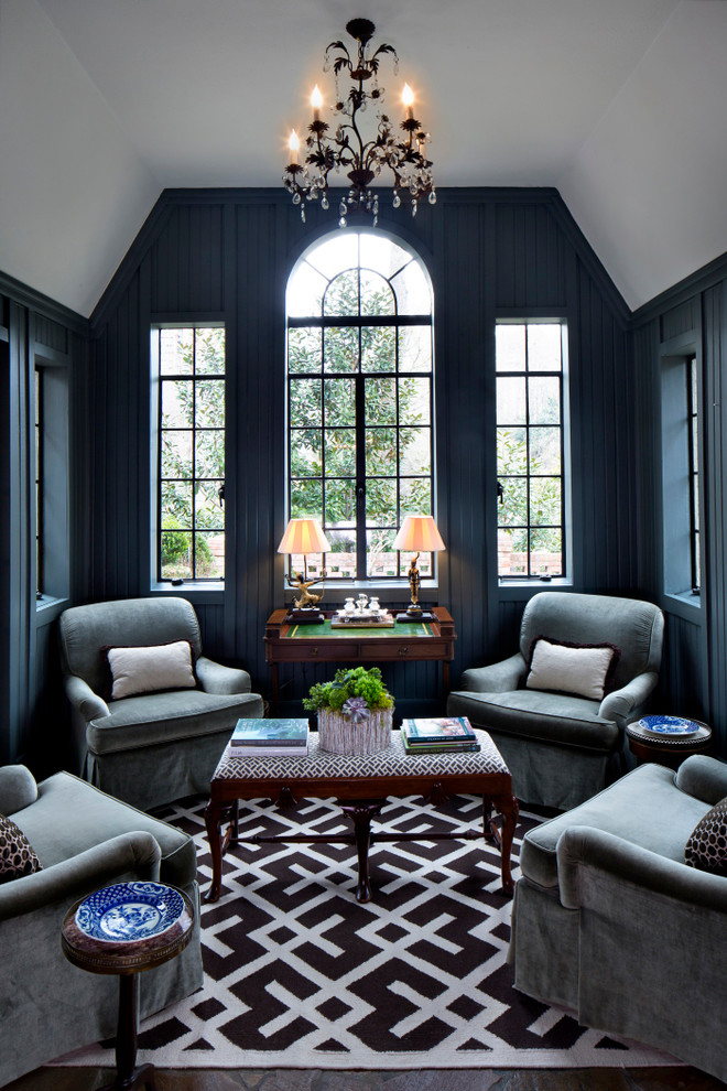 На фото: парадная, изолированная гостиная комната среднего размера:: освещение в классическом стиле с синими стенами и темным паркетным полом с