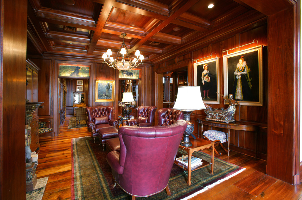 Ejemplo de salón para visitas cerrado clásico de tamaño medio sin televisor con suelo de madera en tonos medios y todas las chimeneas