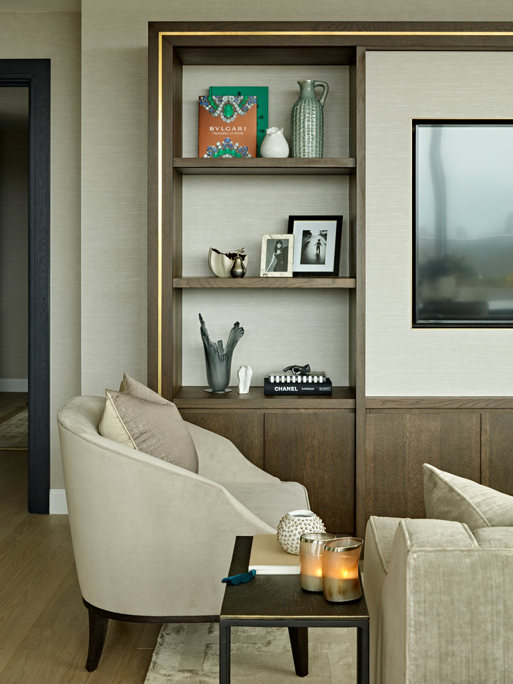 Ispirazione per un soggiorno contemporaneo di medie dimensioni e aperto con parquet chiaro e parete attrezzata