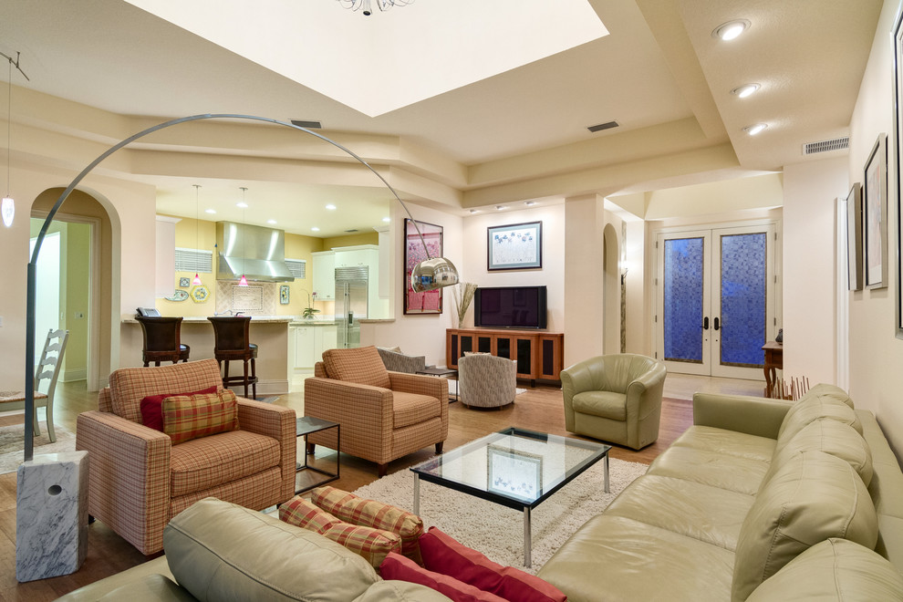 Example of a trendy living room design in Tampa