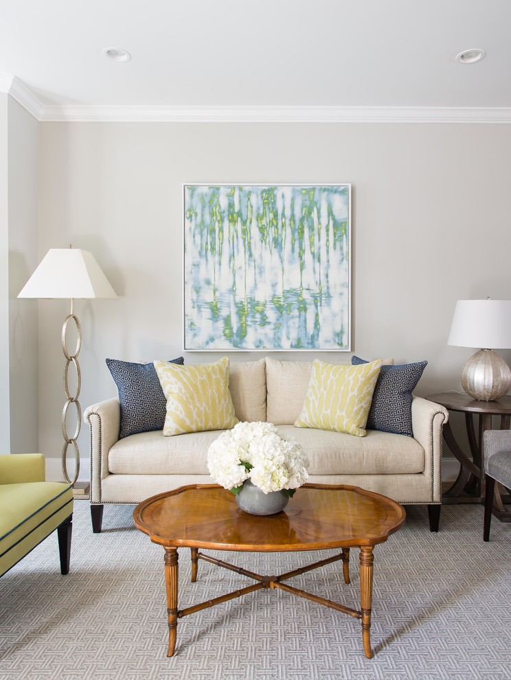 Mittelgroßes Maritimes Wohnzimmer mit Teppichboden und beiger Wandfarbe in Washington, D.C.