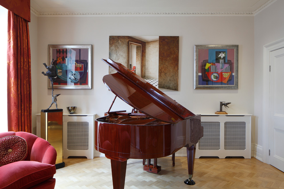 This is an example of a traditional living room in London.