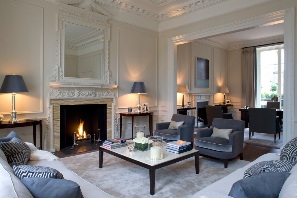 Classic living room in London with feature lighting.