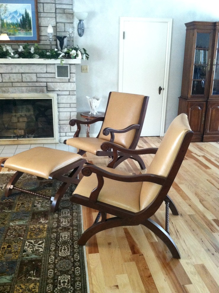 Living room - transitional living room idea in Cedar Rapids
