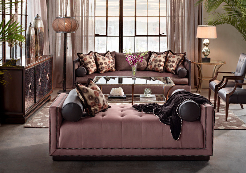 Immagine di un soggiorno chic con pareti beige, moquette, nessun camino e nessuna TV