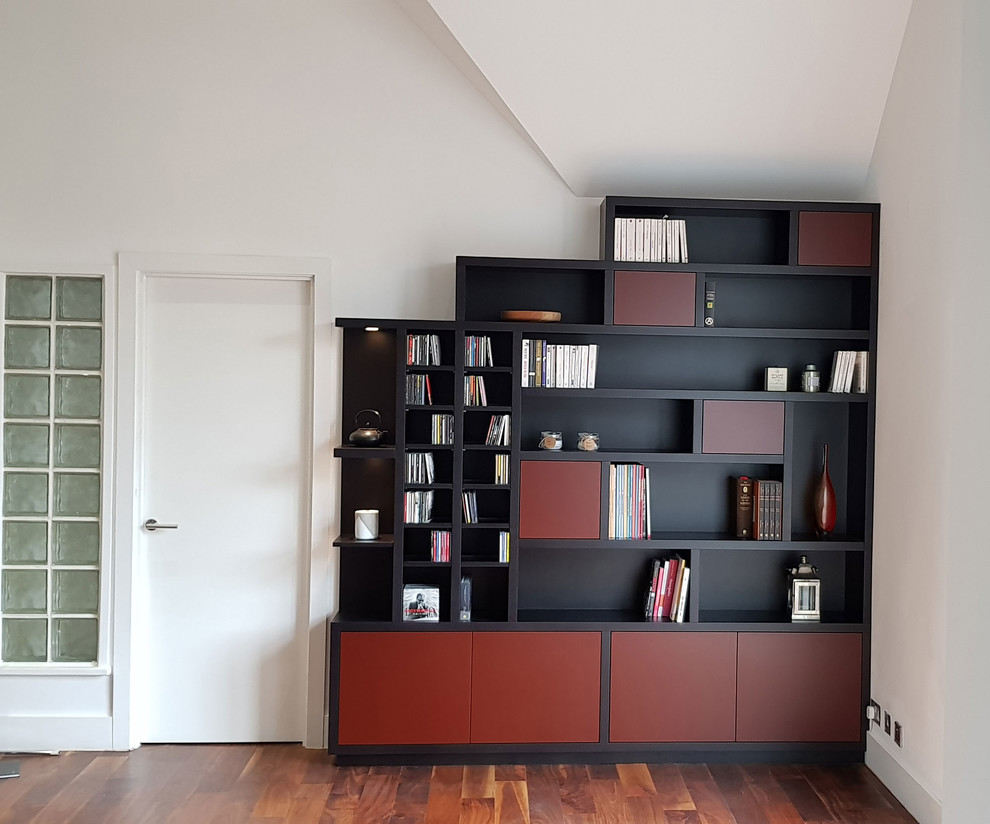 Black oak wall unit Contemporary Living Room London by MW