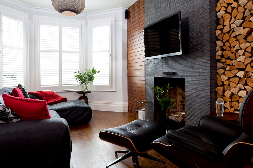 Living room - modern living room idea in London