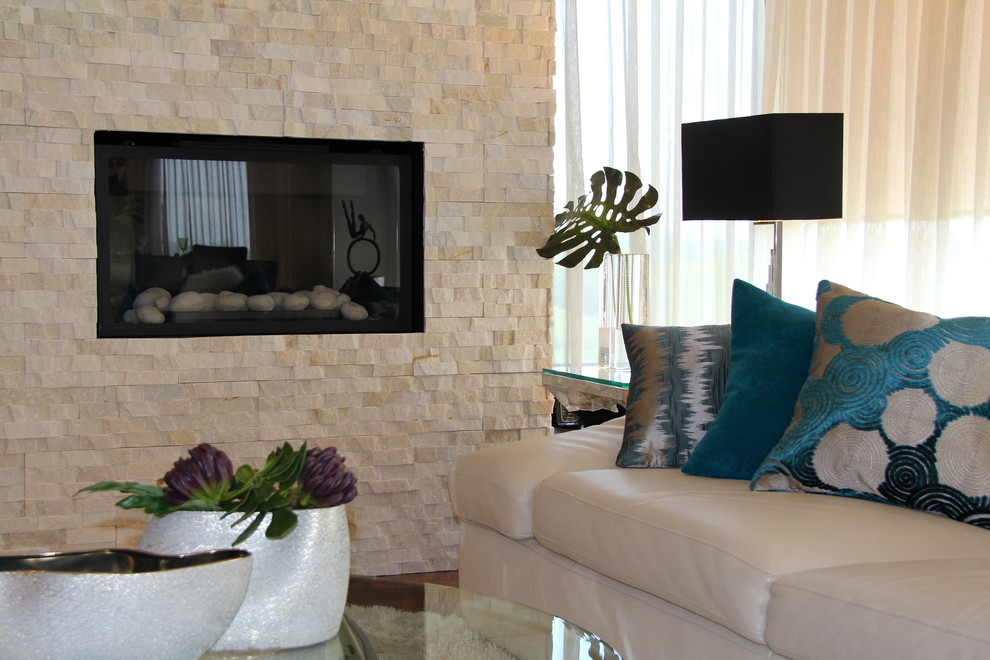 This is an example of a contemporary living room in Montreal.
