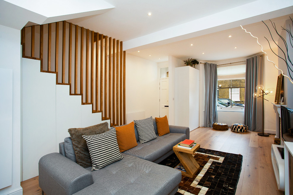 Brand Street, Greenwich Modern Living Room London by Velyov LTD